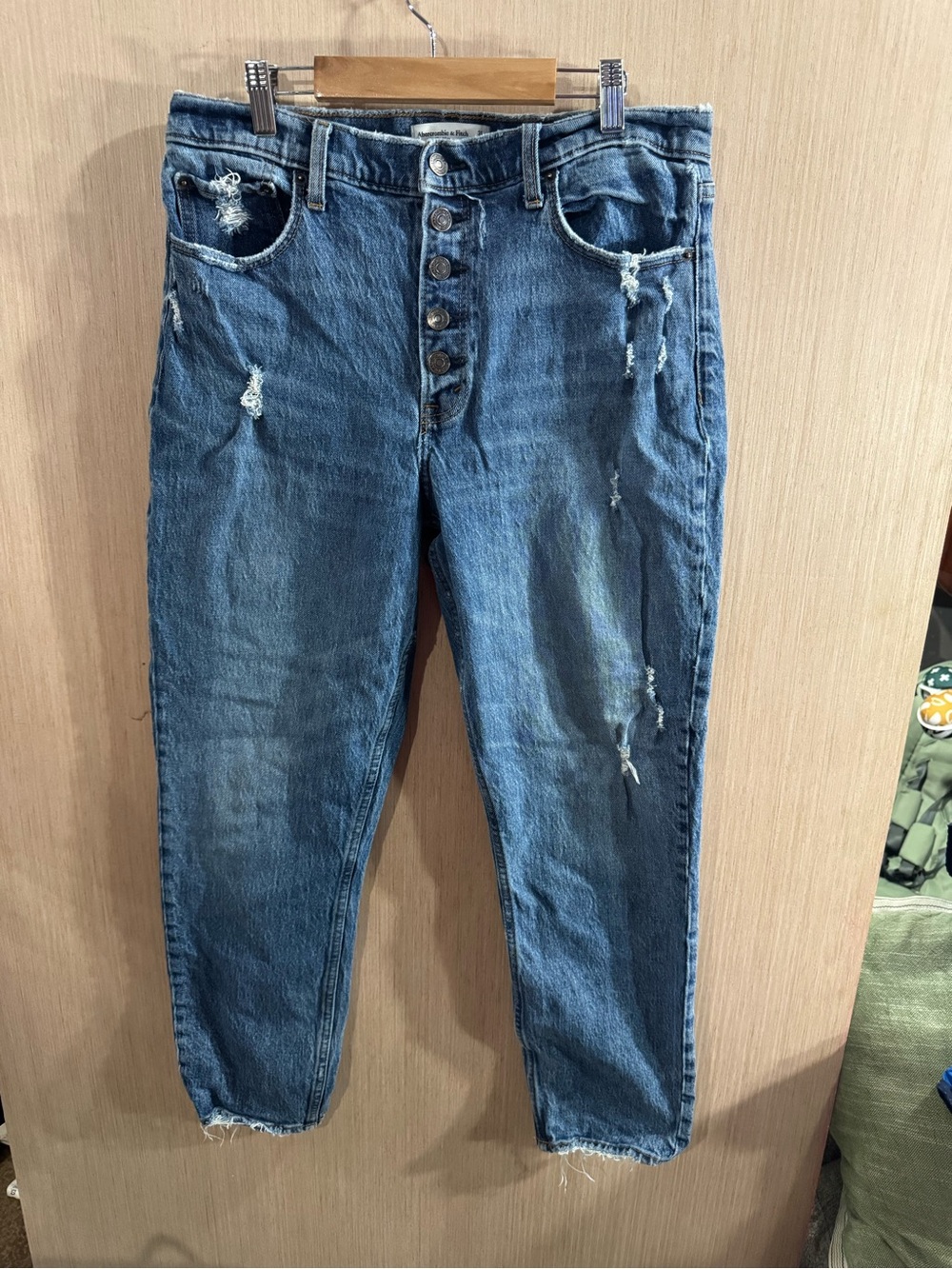 Abercrombie & Fitch The Mom High Rise Distressed Relaxed-Fit Jeans Size 31